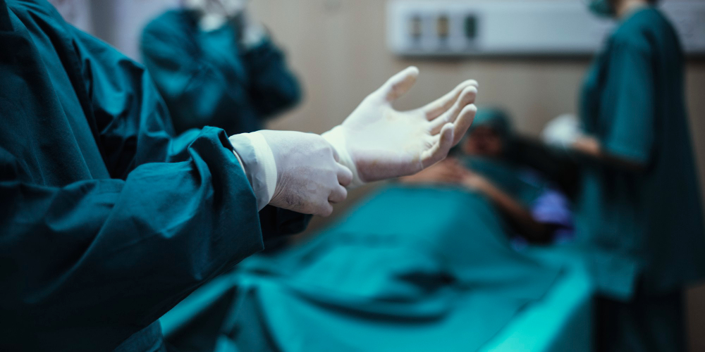 Paziente muore dopo interventi chirurgici, condannata struttura sanitaria a risarcire con oltre un milione